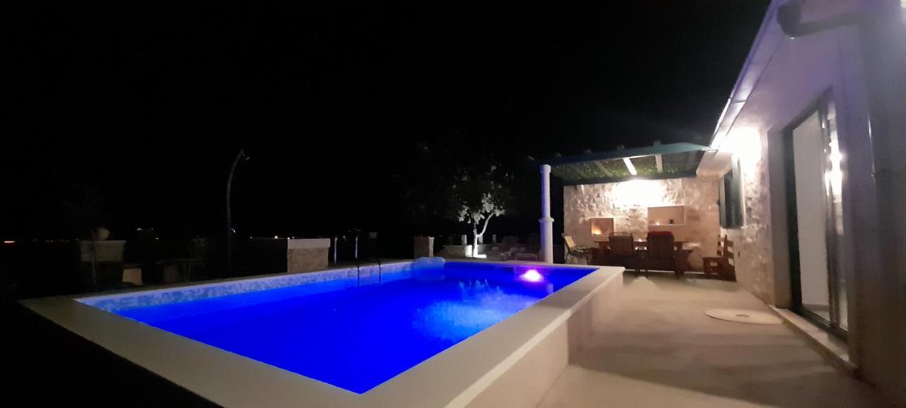 Villa Little Hill Postira Buitenkant foto